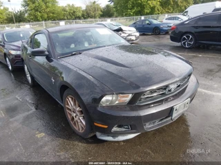 FORD FORD MUSTANG V6 PREMIUM