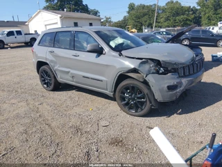 JEEP JEEP GRAND CHEROKEE LAREDO X 4X4