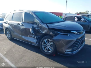 TOYOTA TOYOTA SIENNA LIMITED