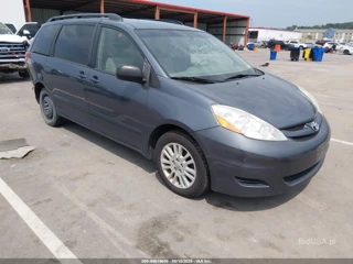 TOYOTA TOYOTA SIENNA LE