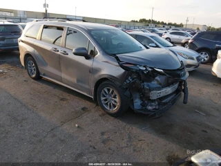 TOYOTA TOYOTA SIENNA LE