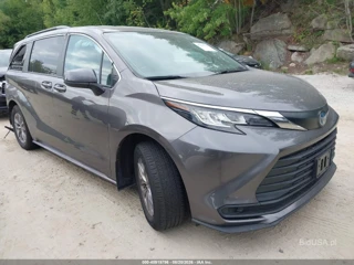 TOYOTA TOYOTA SIENNA LE
