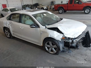 VOLKSWAGEN VOLKSWAGEN PASSAT 2.5L SE