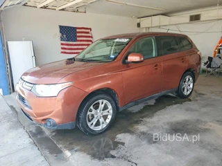 MITSUBISHI OUTLANDER SE