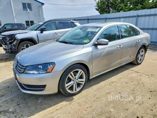 VOLKSWAGEN PASSAT SE