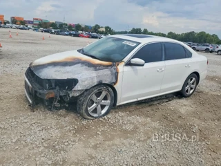 VOLKSWAGEN PASSAT SE