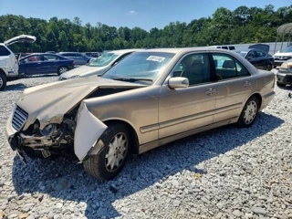 MERCEDES-BENZ E 320