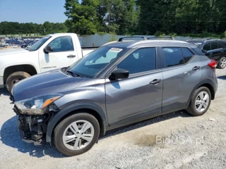 NISSAN KICKS S