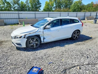 VOLVO V60 T6 R-DESIGN