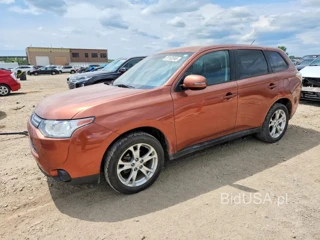 MITSUBISHI OUTLANDER SE