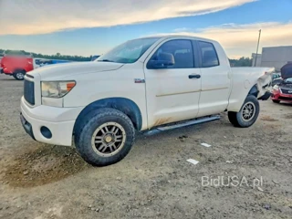 TOYOTA TUNDRA DOUBLE CAB SR5