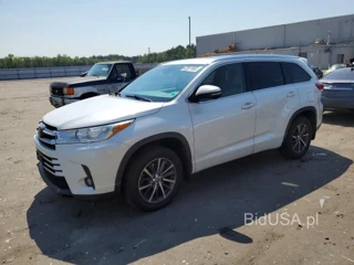 TOYOTA HIGHLANDER XLE