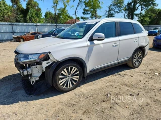MITSUBISHI OUTLANDER SE