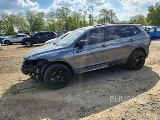 VOLKSWAGEN TIGUAN SE R-LINE BLACK