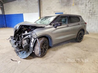 MITSUBISHI OUTLANDER SE