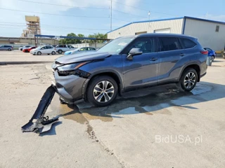 TOYOTA HIGHLANDER XLE