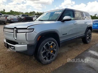 RIVIAN R1S ADVENTURE