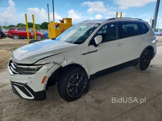 VOLKSWAGEN TIGUAN SE