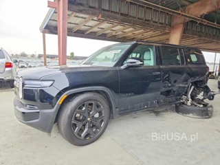 RIVIAN R1S ADVENTURE
