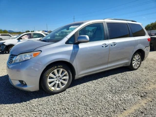 TOYOTA SIENNA XLE PREMIUM 7-PASSENGER