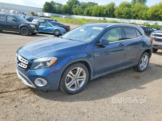 MERCEDES-BENZ GLA 250 4MATIC