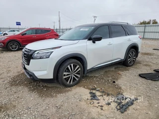 NISSAN PATHFINDER PLATINUM