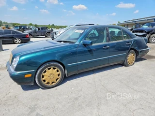 MERCEDES-BENZ E 320