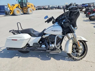 HARLEY-DAVIDSON FLHX STREET GLIDE
