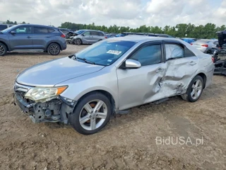 TOYOTA CAMRY HYBRID LE