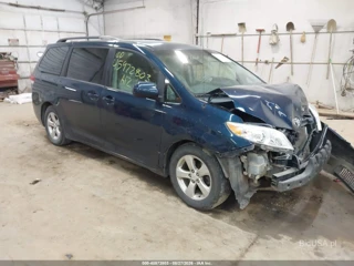TOYOTA TOYOTA SIENNA LE V6 8 PASSENGER