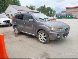 MITSUBISHI MITSUBISHI OUTLANDER SE