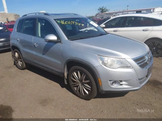 VOLKSWAGEN VOLKSWAGEN TIGUAN SE