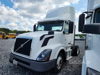 VOLVO VNL