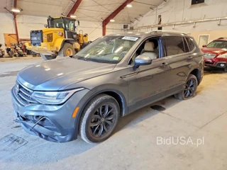 VOLKSWAGEN TIGUAN SE