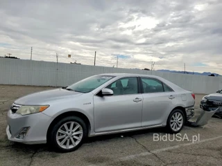 TOYOTA CAMRY HYBRID XLE