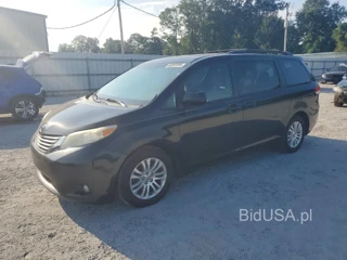 TOYOTA SIENNA XLE 8-PASSENGER