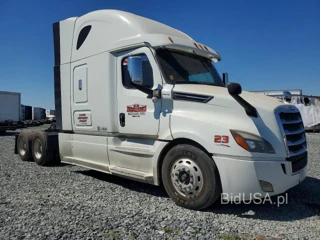 FREIGHTLINER CASCADIA 126