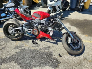 DUCATI PANIGALE V4