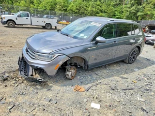 VOLKSWAGEN TIGUAN SE