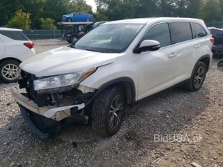 TOYOTA HIGHLANDER LE PLUS