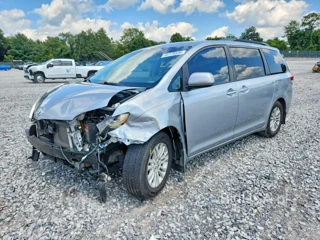 TOYOTA SIENNA LE