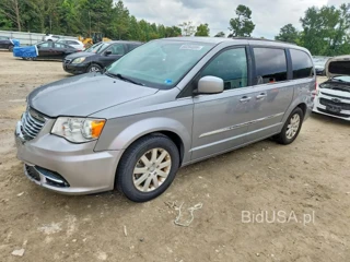 CHRYSLER TOWN & COUNTRY TOURING