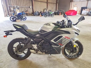 KAWASAKI EX650 P