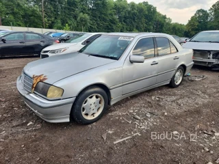 MERCEDES-BENZ C 230