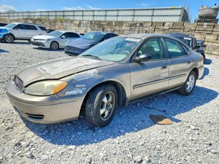 FORD TAURUS SE