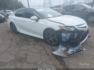 TOYOTA TOYOTA CAMRY SE