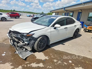 TOYOTA CAMRY XSE
