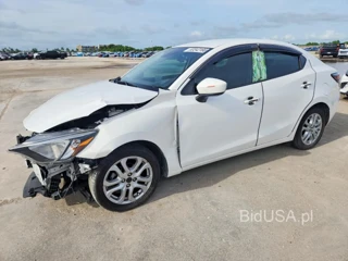 TOYOTA YARIS IA BASE