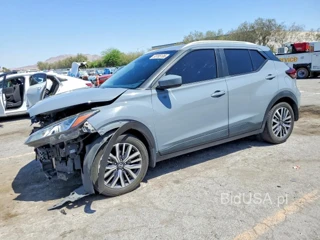 NISSAN KICKS SV