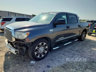 TOYOTA TUNDRA CREWMAX SR5